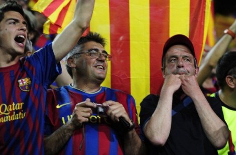 Lafinal de la Copa del Rey 2012 que enfrentaba al F.C Barcelona contra el Athletic de Bilbao se vio envuelta en una polémica pitada al himno español tras las amenazas de Esperanza Aguirre de cerrar el campo en caso de pitidos al himno.